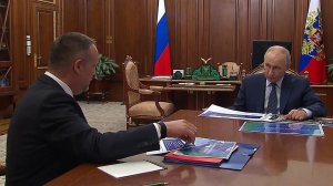 Владимир Путин провел в Кремле встречу с министром транспорта Андреем Никитиным.