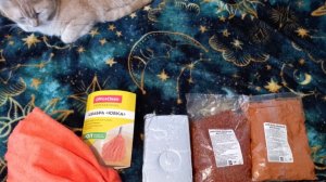 Пришел заказ из Вайлдберриза, непогода. Начало розового цветения, подборка для любителей цветов.