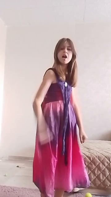 Эй детка я теперь брюнетка
