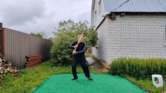 Упражнения с двухсекционным цепом в деревне (6)