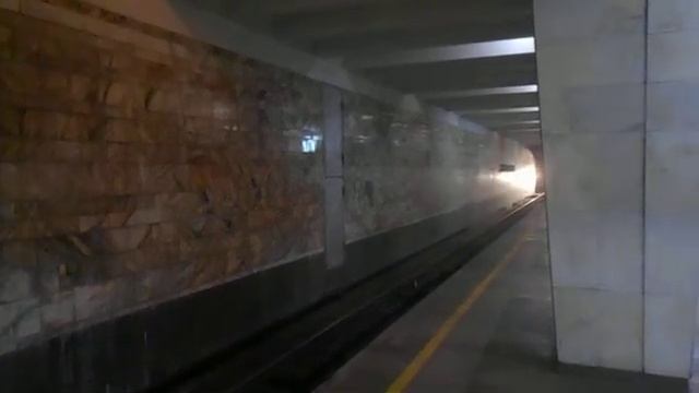 Нижегородское метро. Перегонка "Номерного" по станции "Двигатель Революции" смотреть онлайн