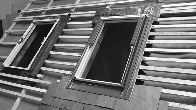 Монтаж мансардного окна RoofLITE в плоское кровельноем покрытие с окладом LSX