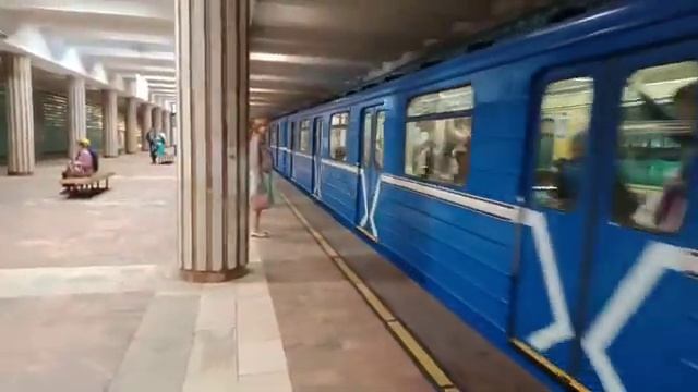 Нижегородское метро. Встреча "Номерного" и "Шестёрки" на "Заречной" смотреть онлайн