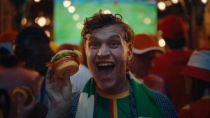 Реклама французского Burger King  и перекуса болельщиков