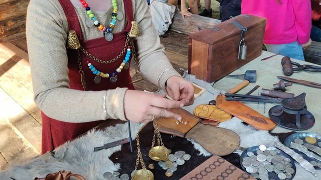 Древняя Русь:  От монеты к гривне и обратно. Времена и Эпохи