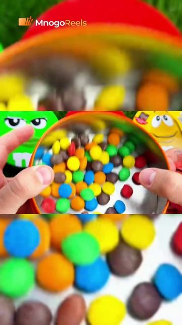 Удовольствие на несколько минут: 3 радужные ванночки с конфетами M&M's и волшебной слизью