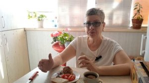 #Завтрак.Хватит жрать, пора худеть,в автобусе уже стали делать замечание.
