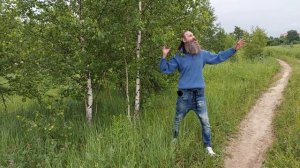 ОЛЕГ ПОПОВ, певец.» ШУМ БЕРЕЗ»  Случайная запись шутка во время прогулки по любимому полю)!