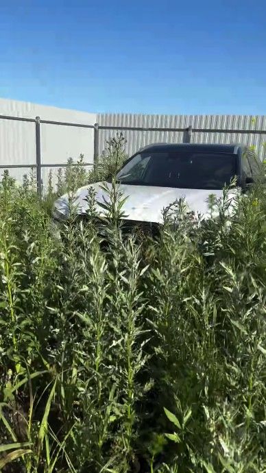 Машины стоят брошенные из-за неоплаченного кредита смотреть онлайн