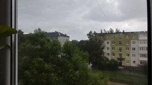 Надоел дождь и холод...
Сколько можно ..?