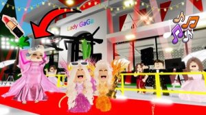 ROBLOX НАС УДОЧЕРИЛА ПОПУЛЯРНАЯ ЗНАМЕНИТОСТЬ🤩В БРУКХЕЙВЕН РП🏡В ROBLOX