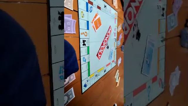 Играем в Монополию 🎲 смотреть онлайн
