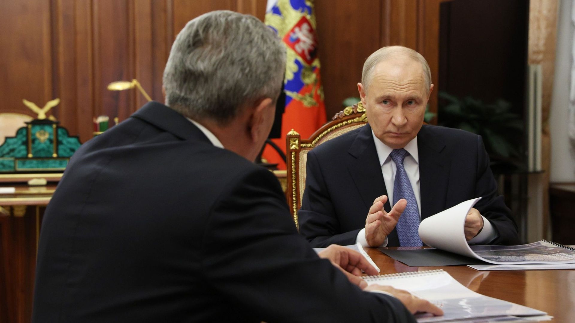 Путин обсудил с главой Северной Осетии Сергеем Меняйло развитие региона