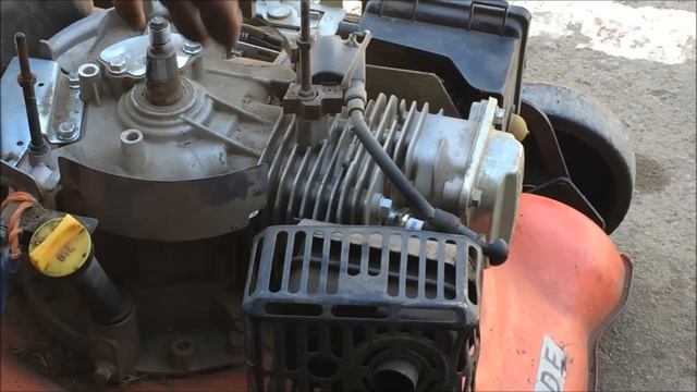 Если у газонокосилки порван шнур стартера!)