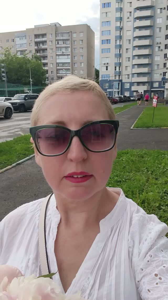 13 июня. Первые пионы