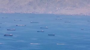 Возобновляется судоходство по Ормузскому проливу.