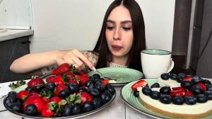 MUKBANG МУКБАНГ  чизкейк  ягоды  куда пропала  Кого ждём  👩🏽🍼🤰