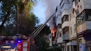 ЧП в Самаре. Хлопок бытового газа и пожар в пятиэтажке на улице 22-го Партсъезда