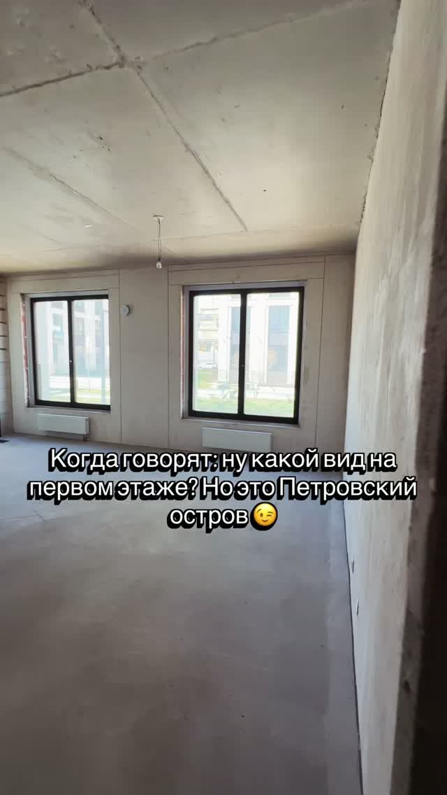 Петровский остров, 80м2, вид на Неву, две спальни и гардероб при входе
