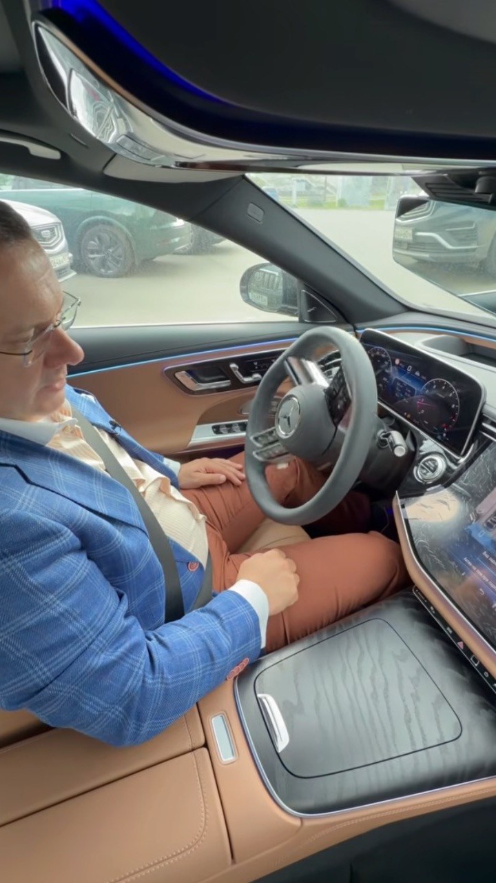 Как работает автопилот парковки на Mercedes?