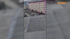 Авария устранена: «Карибу» и прокуратура помогли жителям Сусумана добиться ремонта кровли