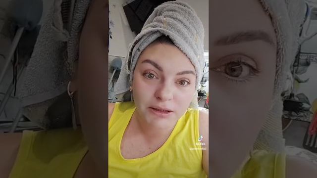 Рыдали б всей маршруткой, если бы не знали что это за экземпляр. смотреть онлайн
