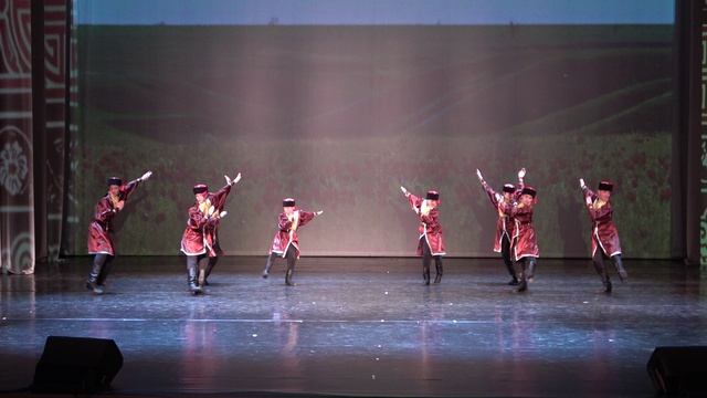 Калмыцкий танец "Ишкимдык. Степные орлы", конкурс "Фейерверк национальных культур" 2025