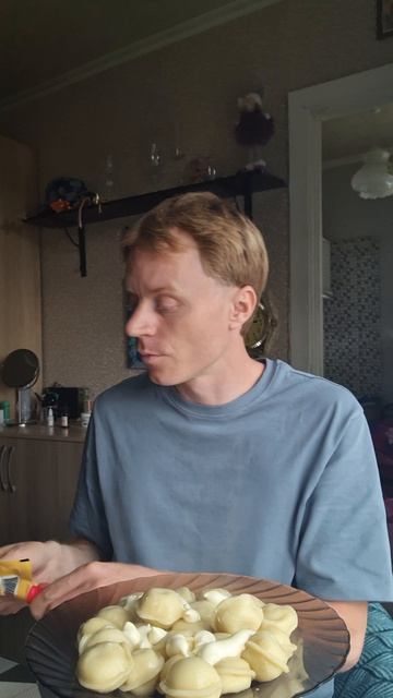 ОБЕДАЮ 🍜 смотреть онлайн