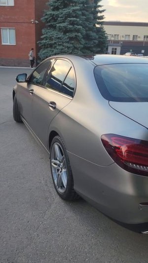 Mercedes E class W213 - оклейка автомобиля полиуретановой плёнкой серого цвета — часть 1
