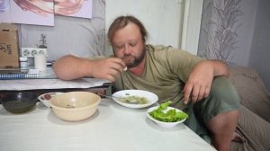 СКОРО ЗАМЫЧУ ОТ ОБИЛИЯ ЗЕЛЕНИ НА СКУХОННОМ СТОЛЕ Вкусно кушаю на кухне ПОДВАЛ ИЛЬИЧА Еда ГУРМАНОВ