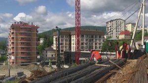 В Сочи строят два дома для переселенцев из аварийного жилья