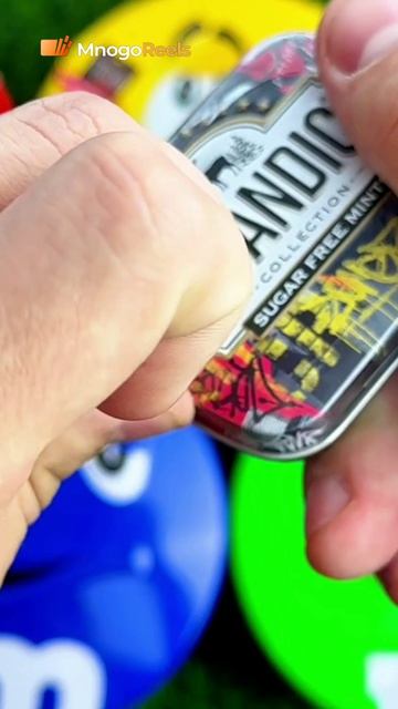 Красная банка M&M's: сюрприз с мятными конфетами