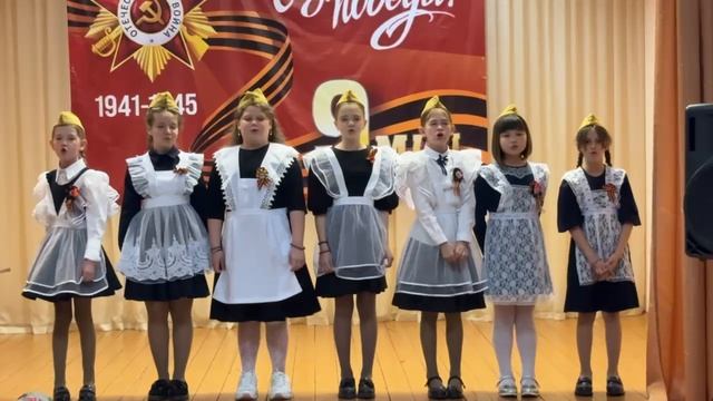 "Смуглянка", Исполняет: Вокальная группа "Радуга"