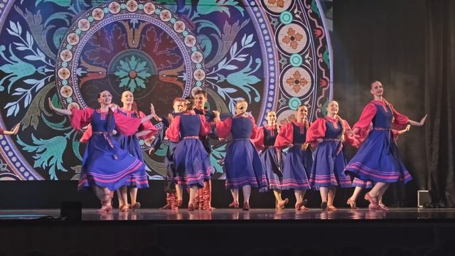 Ой вставала я ранешенько - Народный ансамбль танца "СКАЗ" им. А.Поличкина