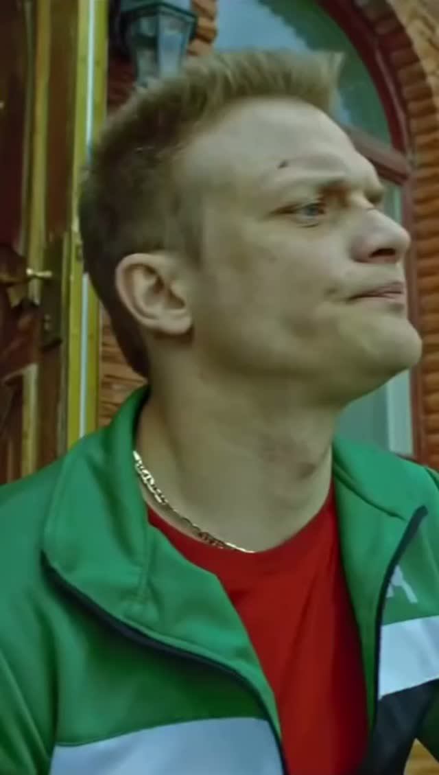 «Как Витька Чеснок вез Леху Штыря в дом инвалидов»
*
*
*
#кино #сериал #криминал #фильм