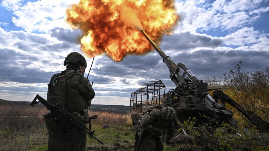 Российские артиллеристы уничтожают склады боеприпасов ВСУ в Константиновке