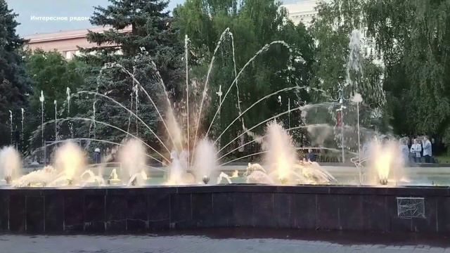 Музыкальный фонтан цветной
