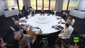 مستشار ألمانيا يهدي ترامب قميص المنتخب الألماني لكرة القدم