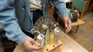 2.1.12. Видео Электрофорная машина Уимсхёрста часть III Weimsworth generator