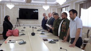 В мэрии Хасавюрта семье погибшего участника СВО Магарама Абугаджиева вручили орден Мужества