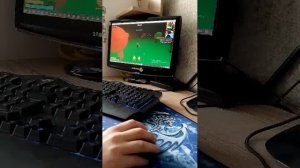 играем игры в роблоксе можете присоединяться мой ник:ArtemFowardblogger