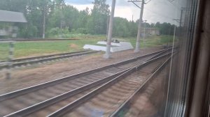 А поезда уходят в рейсы.