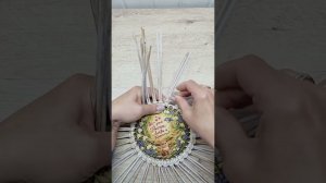 МК «Как применить донышки с большими отверстиями в плетении из бумажной лозы». Часть 1