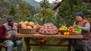 Свежая выпечка с мясной начинкой. Бургеры с говядиной. Жизнь в Азербайджане