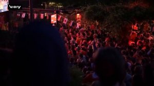 Тысячи празднуют в Роттердаме, но гол Японии на 89-й шокировал фанатов