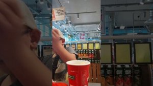 заварили лапшу в магазине 😎