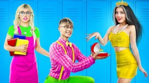 БОГАТЫЙ VS БЕДНЫЙ СТУДЕНТ # Я влюбилась в бедного ботаника! Эпичная борьба за отношения от RATATA