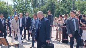 открытие памятника Алексею Балабанову ,прибыл Никита Сергеич Михалков .пл Дворца Молодёжи 16.06.26