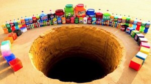 Giant 7Up, Mirinda, Fanta, Mtn Dew, Sprite, Pepsi, Coca Cola против Mentos в Большом эссе.