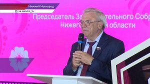 Меры поддержки семей обсудил Е. Люлин с участницами программы «Женское лидерство. Многодетные мамы»